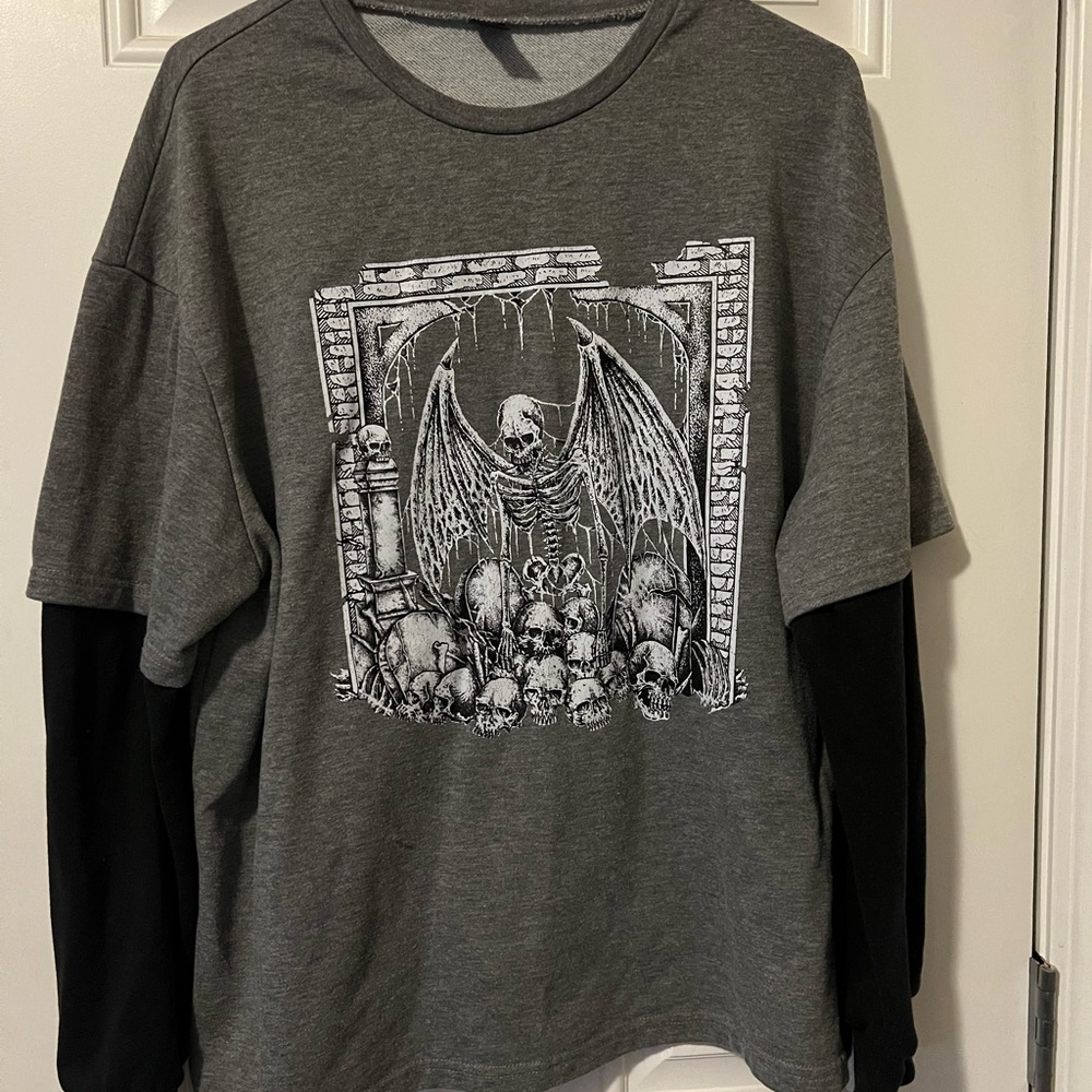 SHEIN Gray and Black Long Sleeve Layered Tee